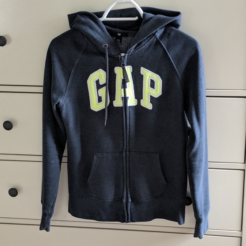 Gap zip up